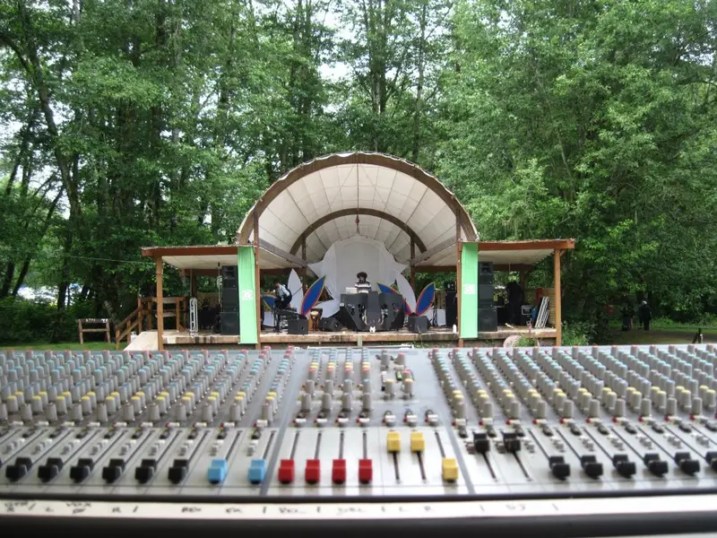 Stage build with the Mo'Pro sound system